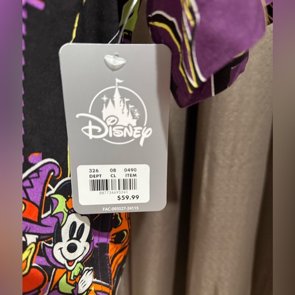 New Disney Men’s Mickey and friends Halloween woven short sleeve shirt XS - Picture 3 of 10